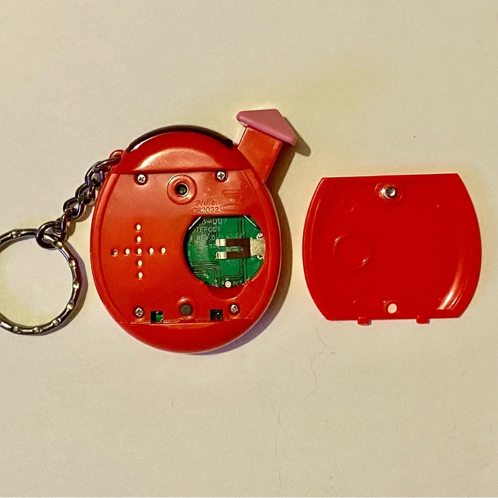 ✨ Tamagotchi Connection V5 2004 Original Polka Dots Confetti Red Familitchi Rare